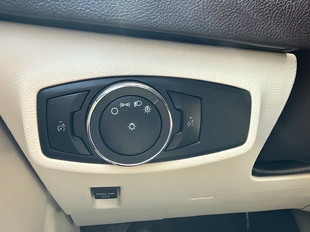 Used 2015 Lincoln MKC FWD w/ Equipment Group 101A Select image 24