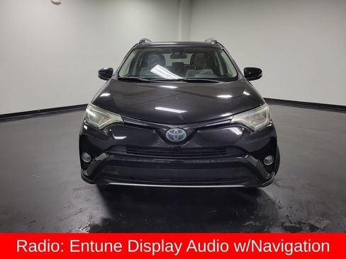 Used 2017 Toyota RAV4 XLE AWD/4WD image 4