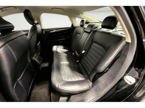 Used 2018 Ford Fusion SE w/ Fusion SE Technology Package image 26