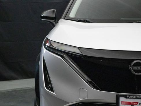 Used 2023 Nissan Ariya AWD image 5