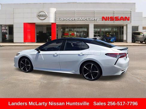 Used 2019 Toyota Camry XSE FWD image 6