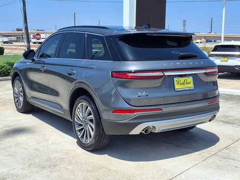 Used 2025 Lincoln Corsair Reserve FWD image 4