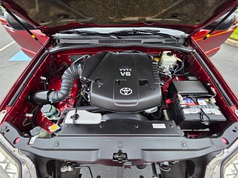 Used 2007 Toyota 4Runner SR5 AWD/4WD image 22