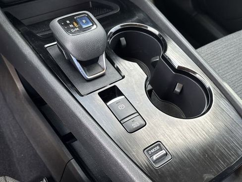 Used 2022 Nissan Rogue SV image 15