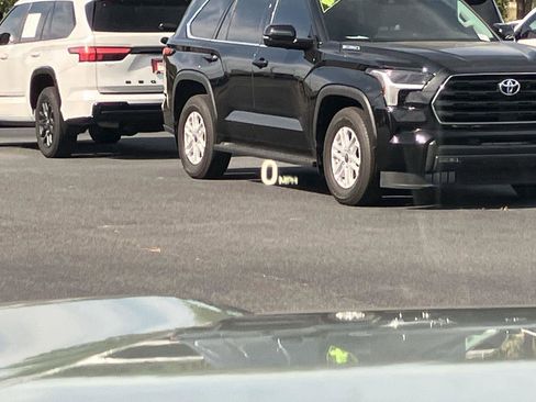 Used 2025 Toyota Tundra Platinum image 19