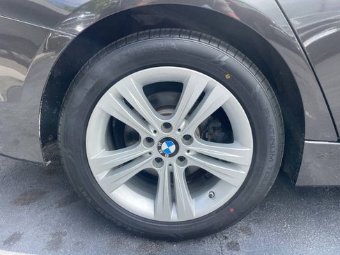 Used 2017 BMW 330i Sedan w/ Driver Assistance Package RWD image 25
