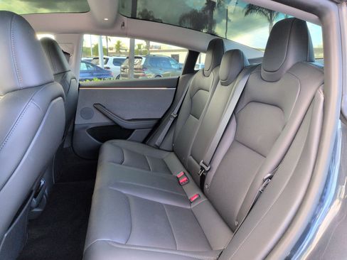 Used 2025 Tesla Model 3 image 31