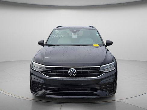 Used 2024 Volkswagen Tiguan SE R-Line FWD image 3