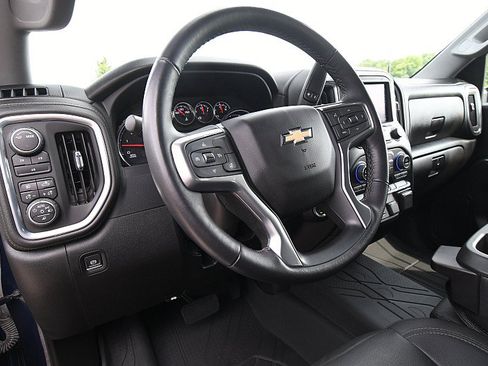 Used 2022 Chevrolet Silverado 2500 LT w/ Convenience Package AWD/4WD image 12