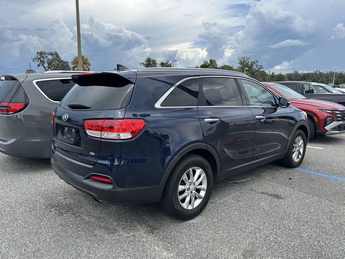 Used 2016 Kia Sorento FWD w/ LX Convenience Package image 4