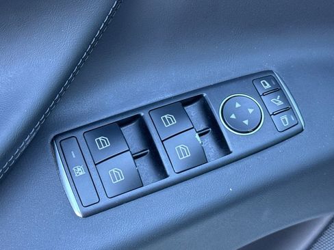 Used 2018 Tesla Model X 75D image 13