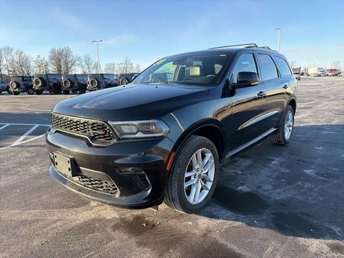 Used 2023 Dodge Durango GT image 2