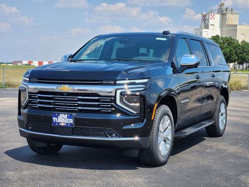 New 2025 Chevrolet Suburban Premier image 2
