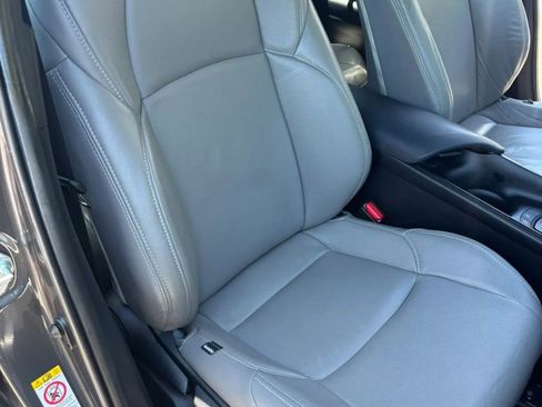 Used 2018 Toyota C-HR XLE FWD image 12
