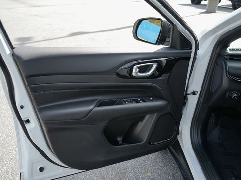 New 2026 Jeep Compass Latitude image 16