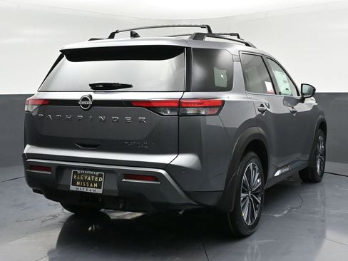 New 2026 Nissan Pathfinder Platinum image 4