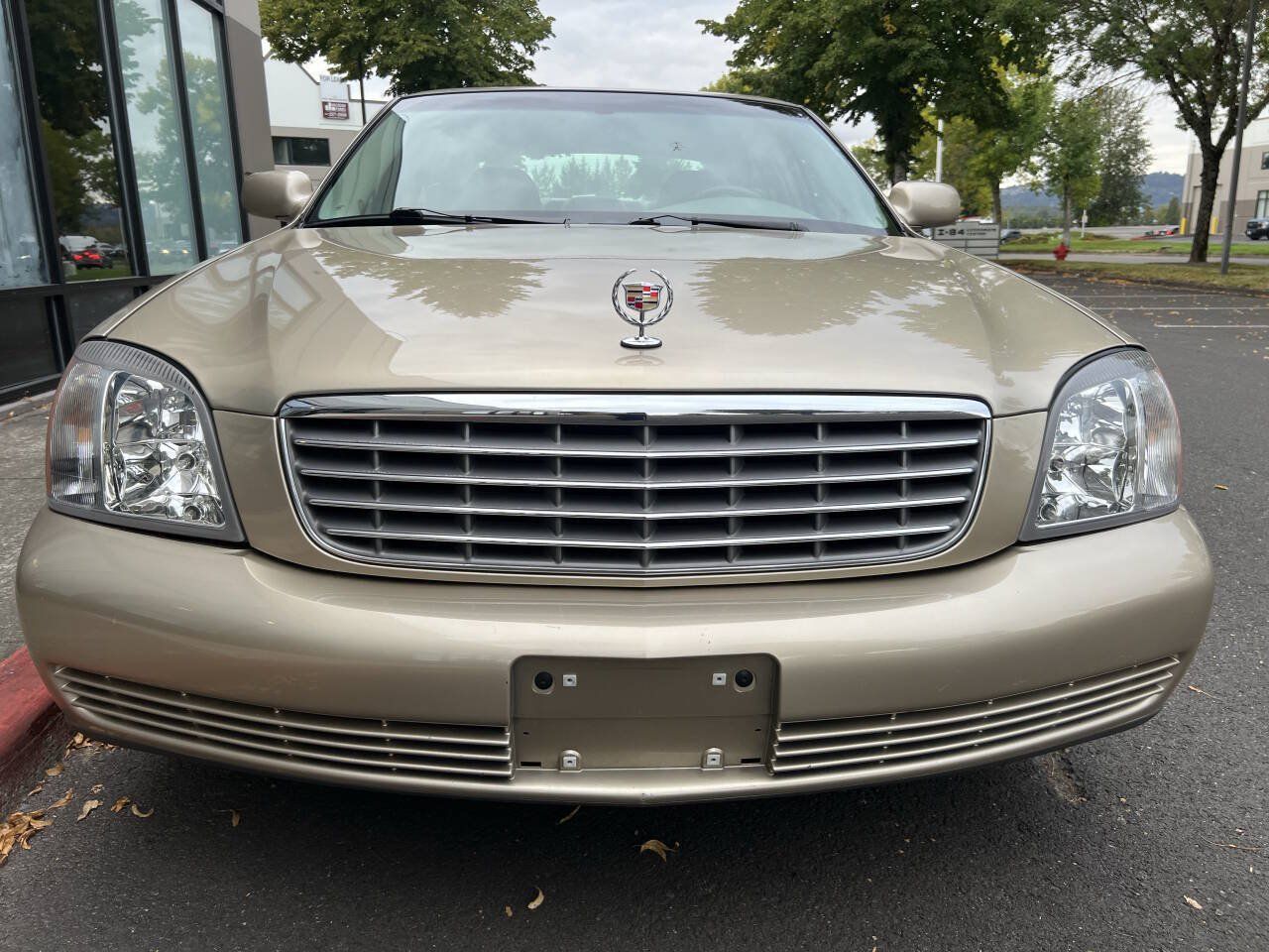 Used 2005 Cadillac De Ville FWD image 2