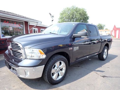 Used 2019 RAM 1500 Big Horn AWD/4WD image 3