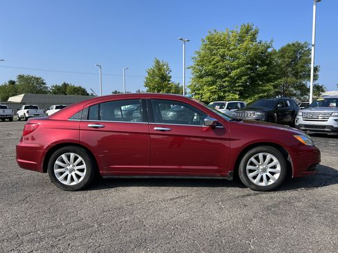Used 2013 Chrysler 200 Limited FWD image 2