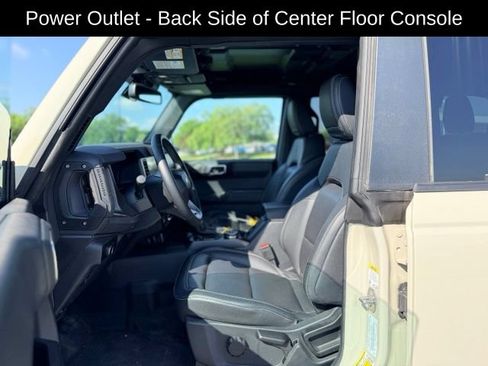 Used 2025 Ford Bronco Badlands w/ Sasquatch Package AWD/4WD image 8