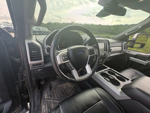 Used 2019 Ford F250 Lariat w/ Lariat Ultimate Package AWD/4WD image 30