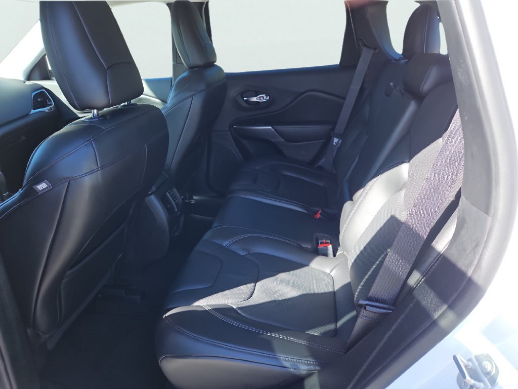 Used 2019 Jeep Cherokee Limited AWD/4WD image 34