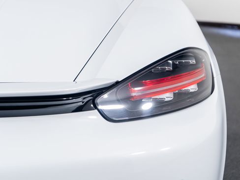 Used 2022 Porsche 718 Boxster S image 14