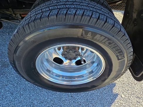 Used 2017 Ford F350 Platinum w/ Platinum Ultimate Package image 30