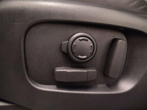 Used 2018 Land Rover Discovery HSE Luxury image 14