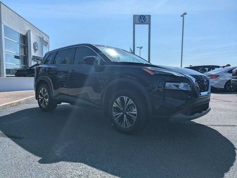 Used 2023 Nissan Rogue SV AWD/4WD image 3