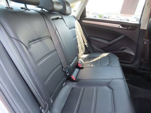 Used 2015 Volkswagen Passat 1.8T Limited Edition FWD image 37