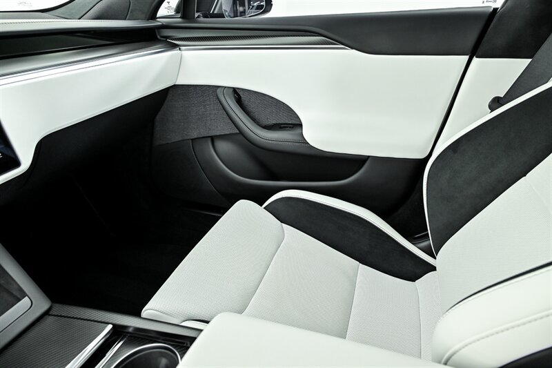 Used 2025 Tesla Model S Plaid AWD/4WD image 36