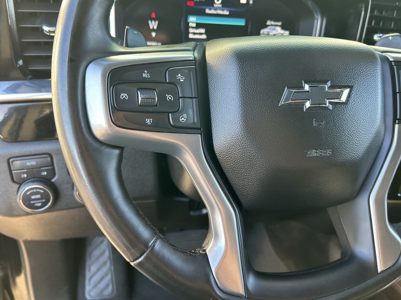 Used 2025 Chevrolet Silverado 1500 RST AWD/4WD image 20