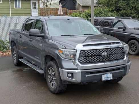 Used 2018 Toyota Tundra SR5 w/ TRD Off Road Package image 7