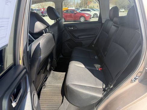 Used 2016 Subaru Forester 2.5i Touring w/ Popular Package #2 AWD/4WD image 10