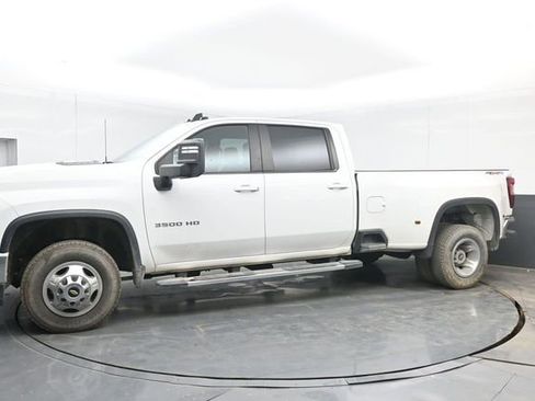 Used 2023 Chevrolet Silverado 3500 LT AWD/4WD image 11