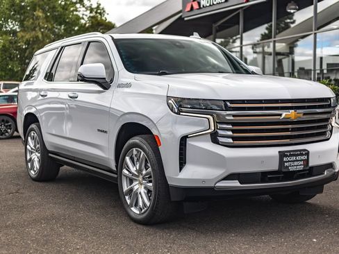 Used 2021 Chevrolet Tahoe High Country w/ Premium Package AWD/4WD image 6