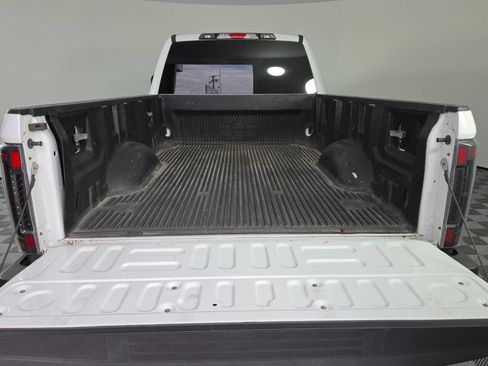 Used 2017 Ford F250 XLT w/ FX4 Off-Road Package AWD/4WD image 7