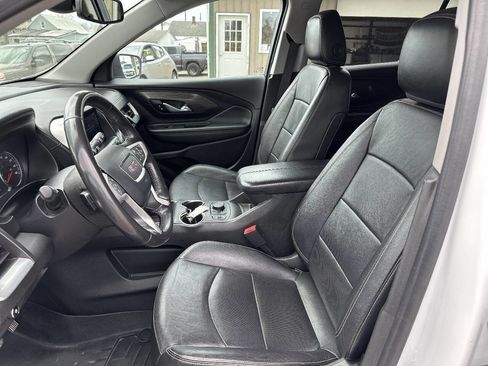 Used 2020 GMC Terrain SLT image 2