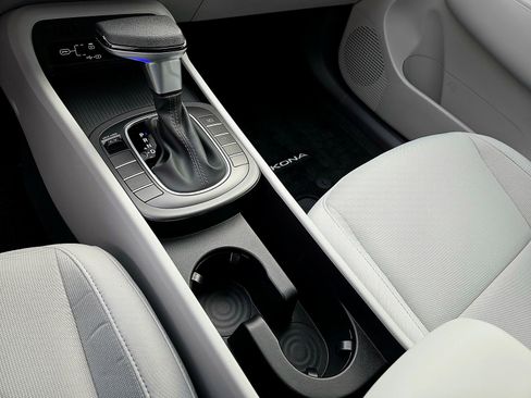 New 2026 Hyundai Kona SE FWD image 13