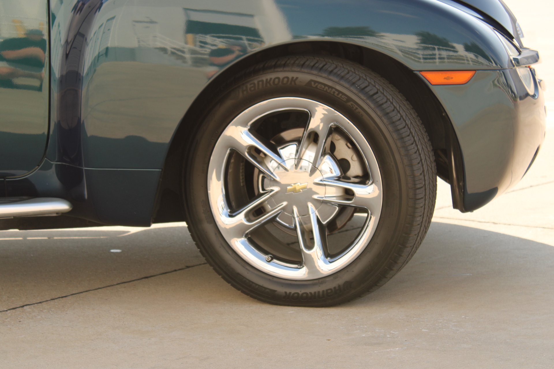 Used 2005 Chevrolet SSR w/ Preferred Equipment Group RWD image 35