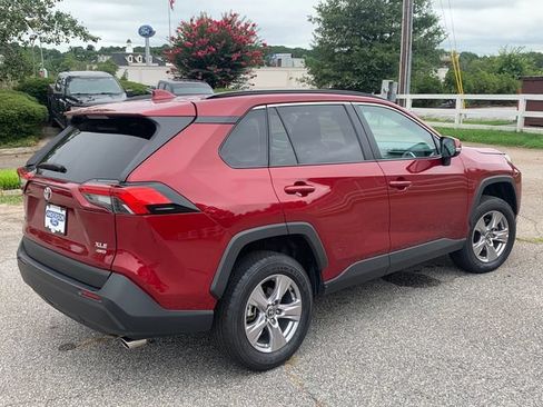Used 2025 Toyota RAV4 XLE AWD/4WD image 5