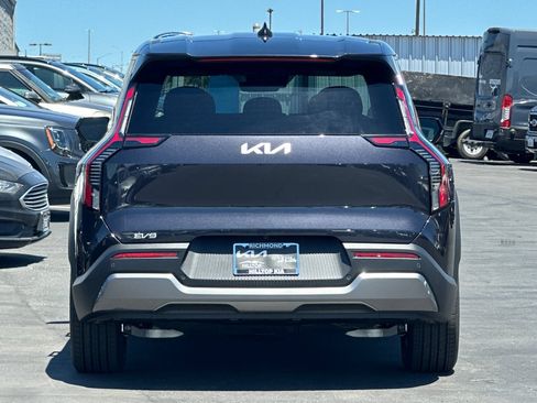 New 2026 Kia EV9 Light RWD image 5