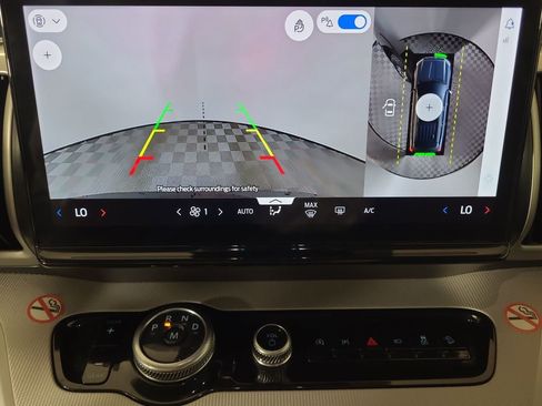 Used 2025 Ford Expedition Max Active image 9