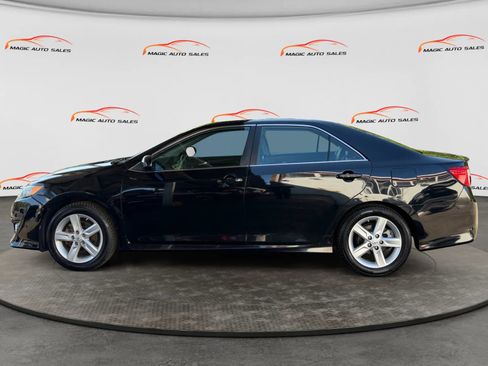 Used 2014 Toyota Camry SE FWD image 7