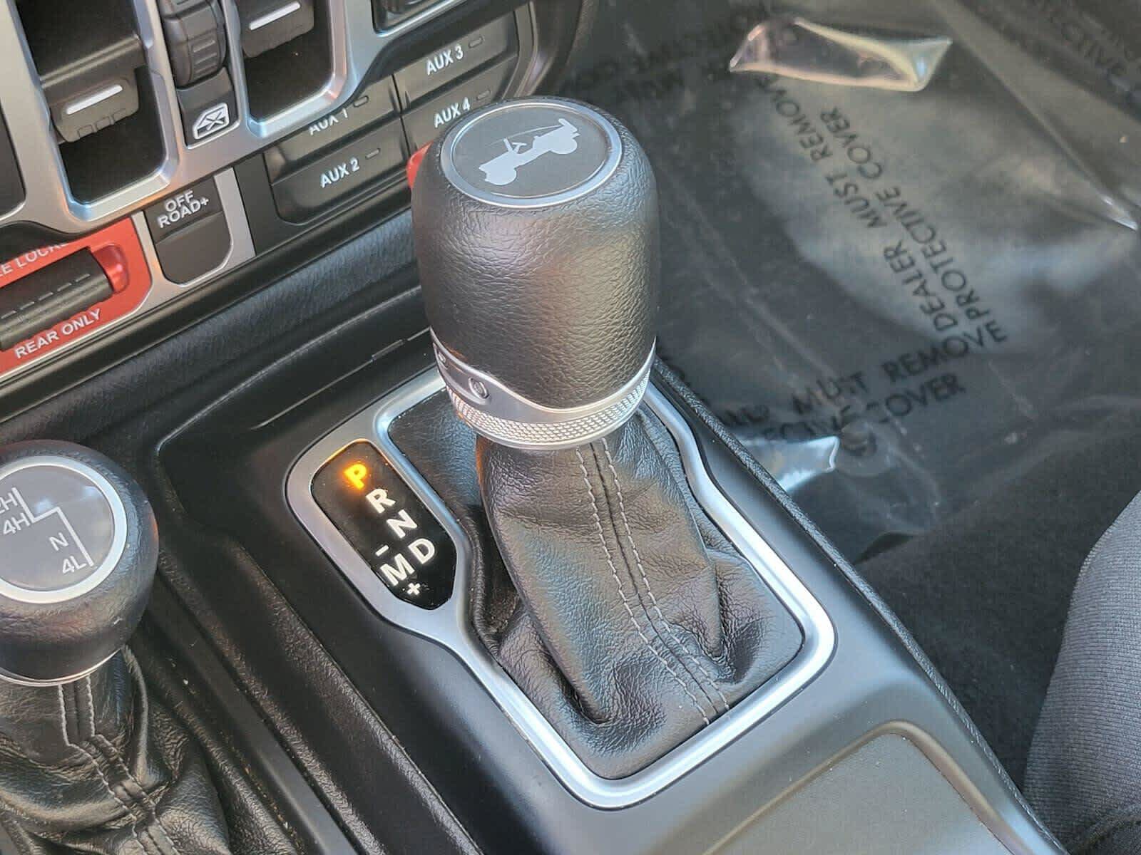 Used 2025 Jeep Wrangler Unlimited Sport AWD/4WD image 31
