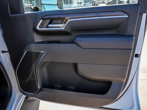 New 2026 GMC Sierra 3500 SLE w/ SLE Convenience Package image 16