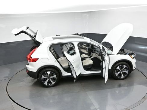 Used 2023 Volvo XC40 B5 Plus w/ Driver Assist Package AWD/4WD image 49