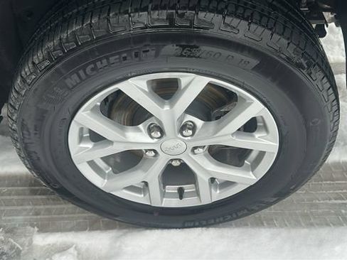 Used 2023 Jeep Grand Cherokee Limited image 35