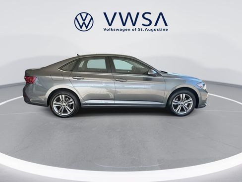 Certified 2023 Volkswagen Jetta SE FWD image 8